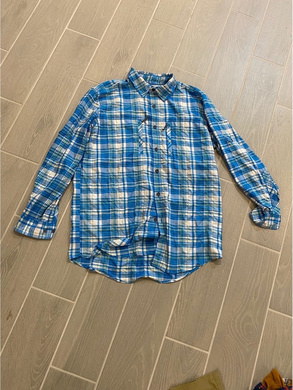 Magellan Outdoors Fish Gear Blue Plaid Loose Fit Shirt Medium